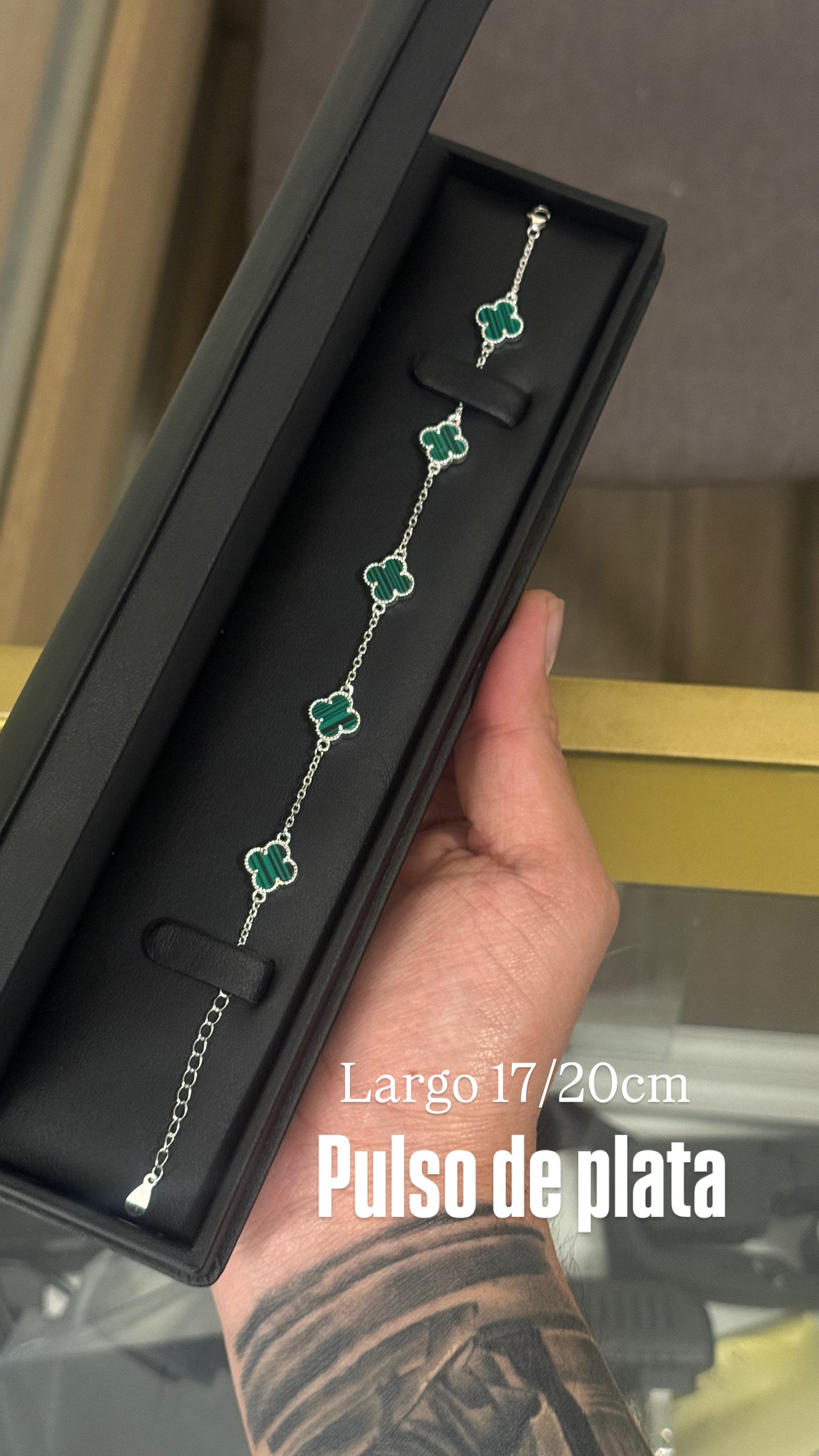 5F82FBEE-616A-46C9-83D7-6A48CAEEBC35 PULSO VC VERDE DE PLATA - Image 1